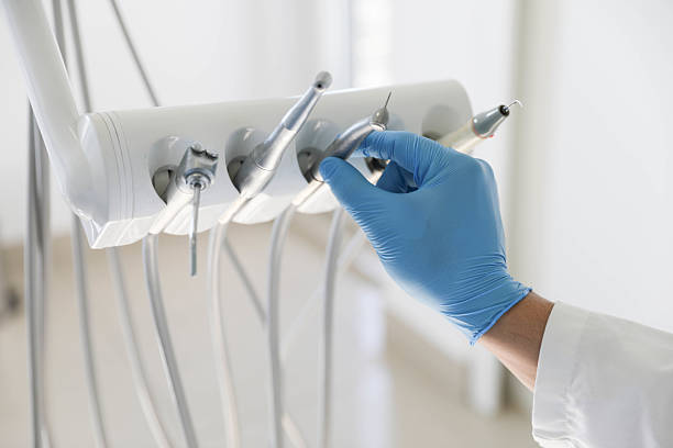 Professional Emergency Dentist technician working in Mahinahina, HI